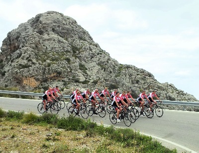 Radgruppe am Calobra-Pass